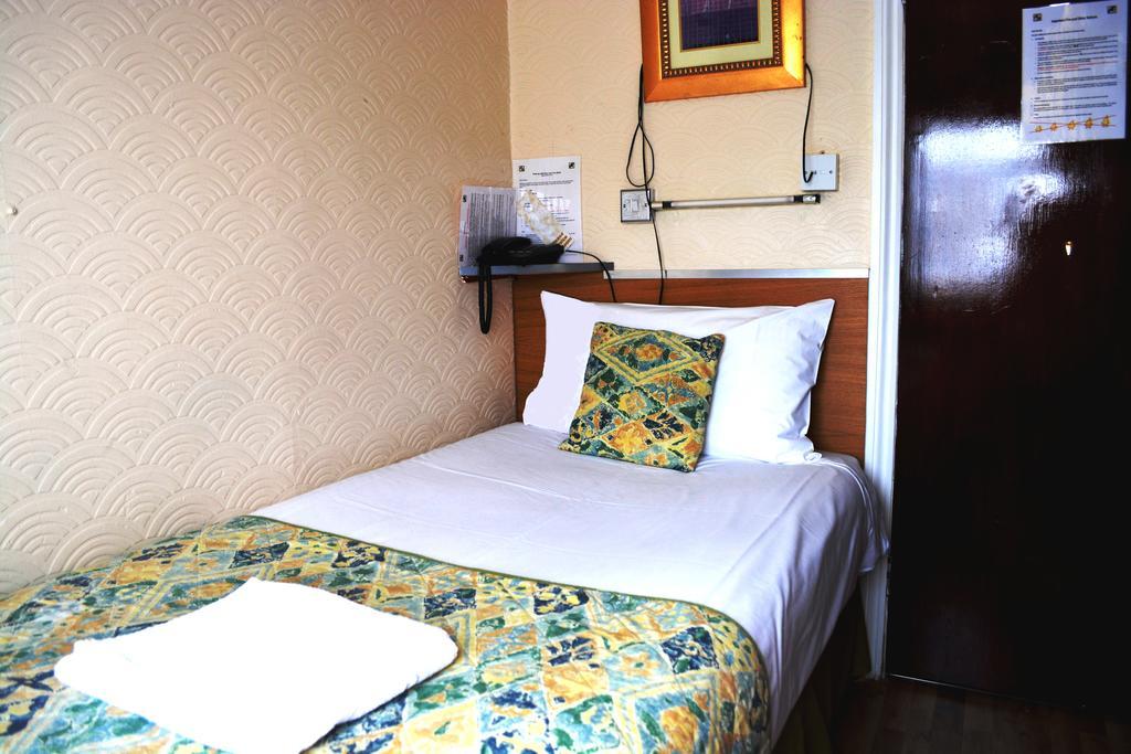 Falcon Hotel London Phòng bức ảnh