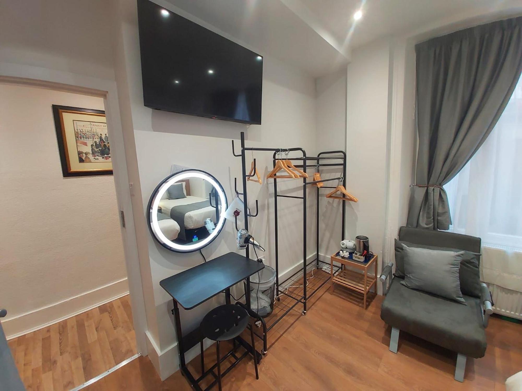 Falcon Hotel London Ngoại thất bức ảnh