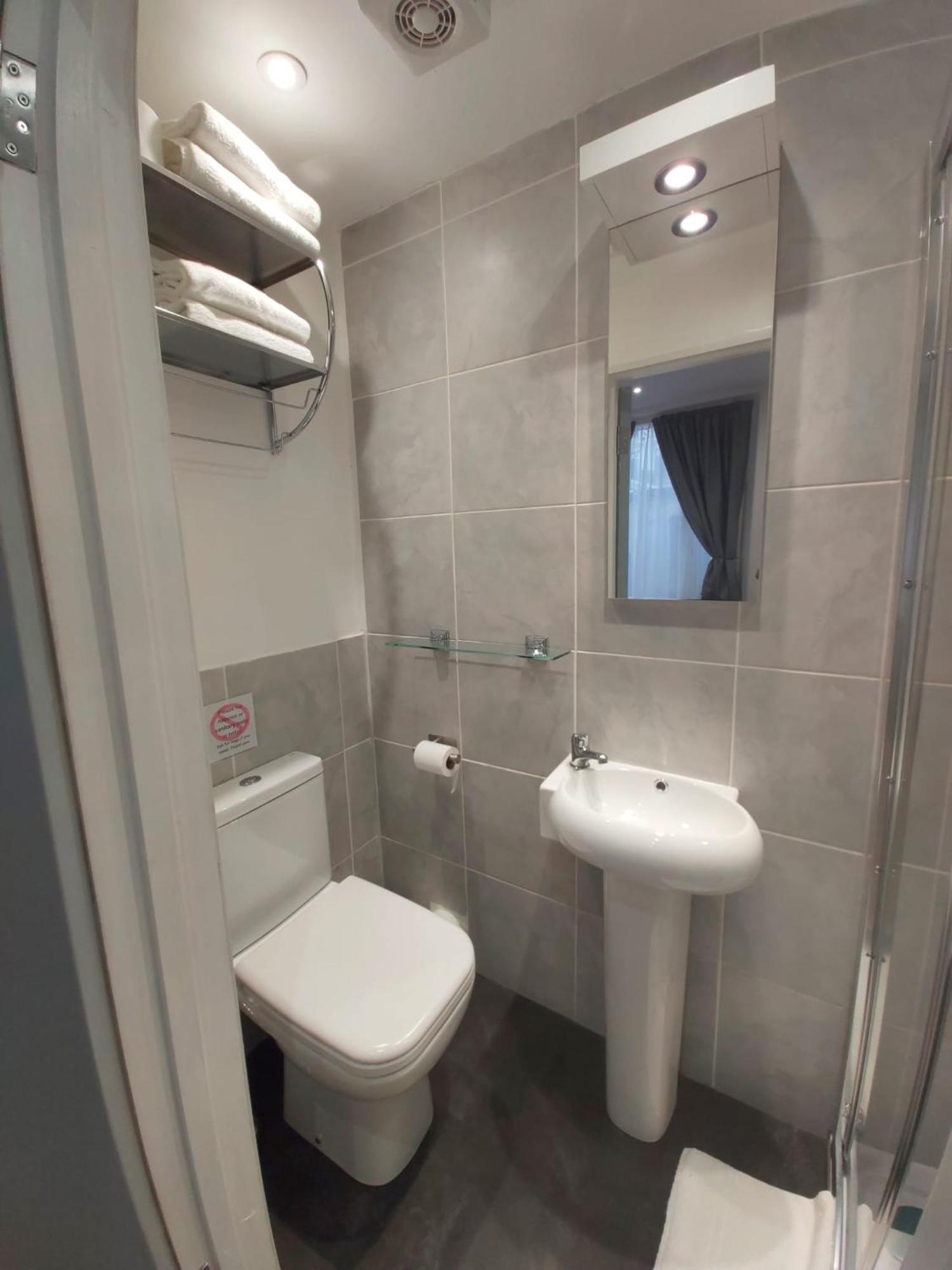 Falcon Hotel London Ngoại thất bức ảnh